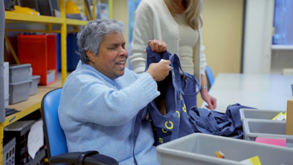 visio-huizen-wonen-dagbesteding-cluster-inpak-vvb-tas-vrouw.jpg visio-huizen-wonen-dagbesteding-cluster-inpak-vvb-tas-vrouw.jpg