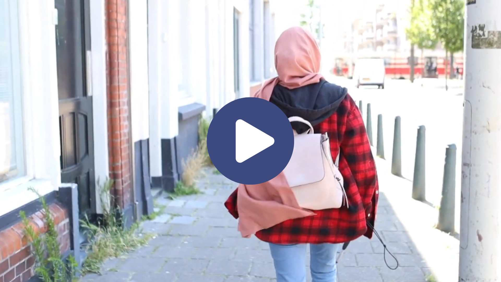 Bekijk de video over Aisha door op de afbeelding te klikken. 