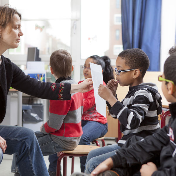 visio-onderwijs-amsterdam-kring-met-docent.jpg visio-onderwijs-amsterdam-kring-met-docent.jpg