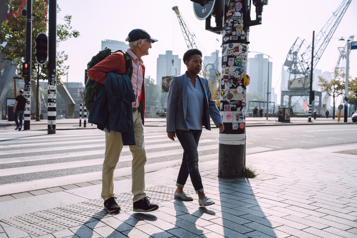 Header  visio-rotterdam-oudere-medewerker-lopen-mobiliteit-3.jpg