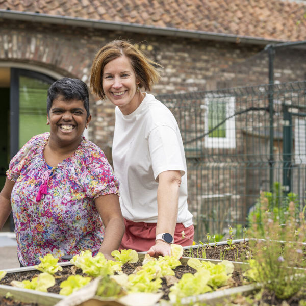 visio-wonen-dagbesteding-stramproy-vvb-medewerker-moestuin-2.jpg visio-wonen-dagbesteding-stramproy-vvb-medewerker-moestuin-2.jpg